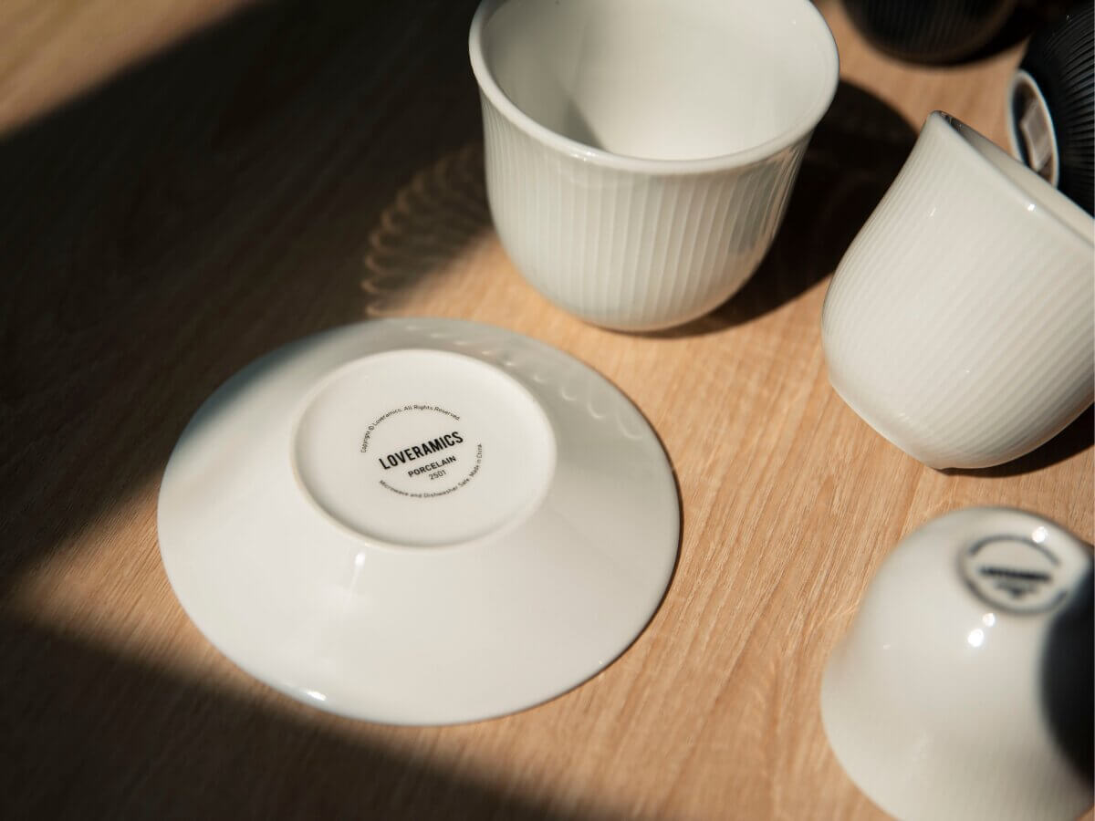 Loveramics | Soucoupe à motif en relief de 13cm