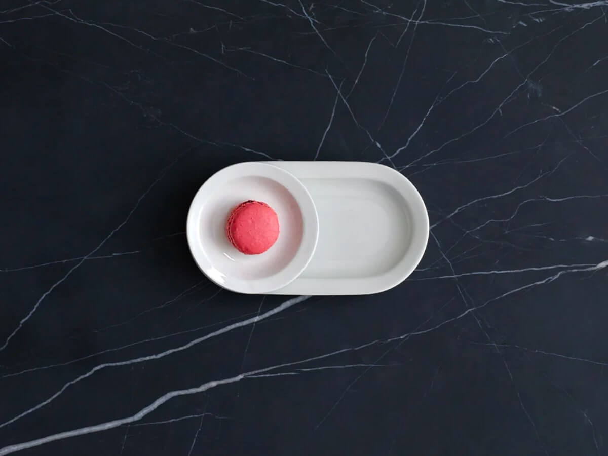 Loveramics | Assiette ovale de 18cm Er-Go! System