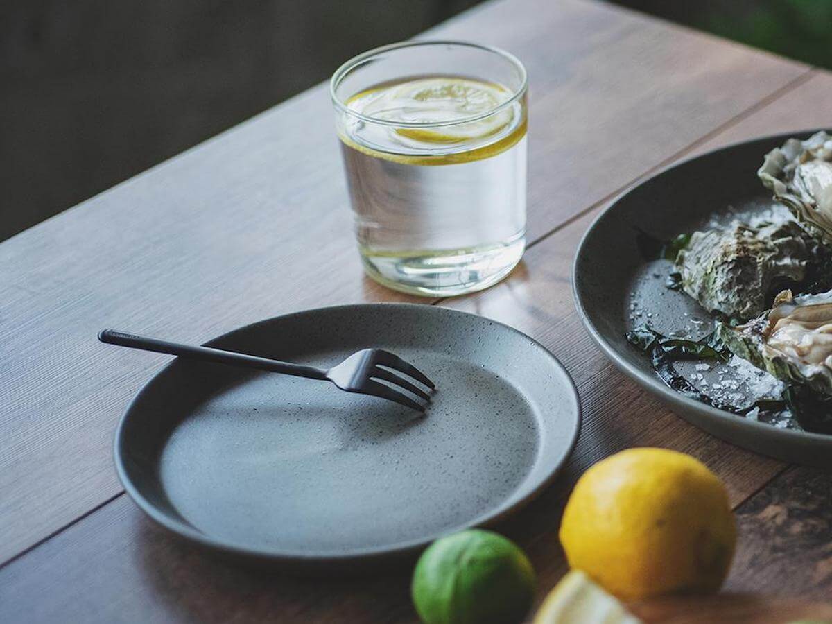 Loveramics | Assiette de service de 15 cm Stone