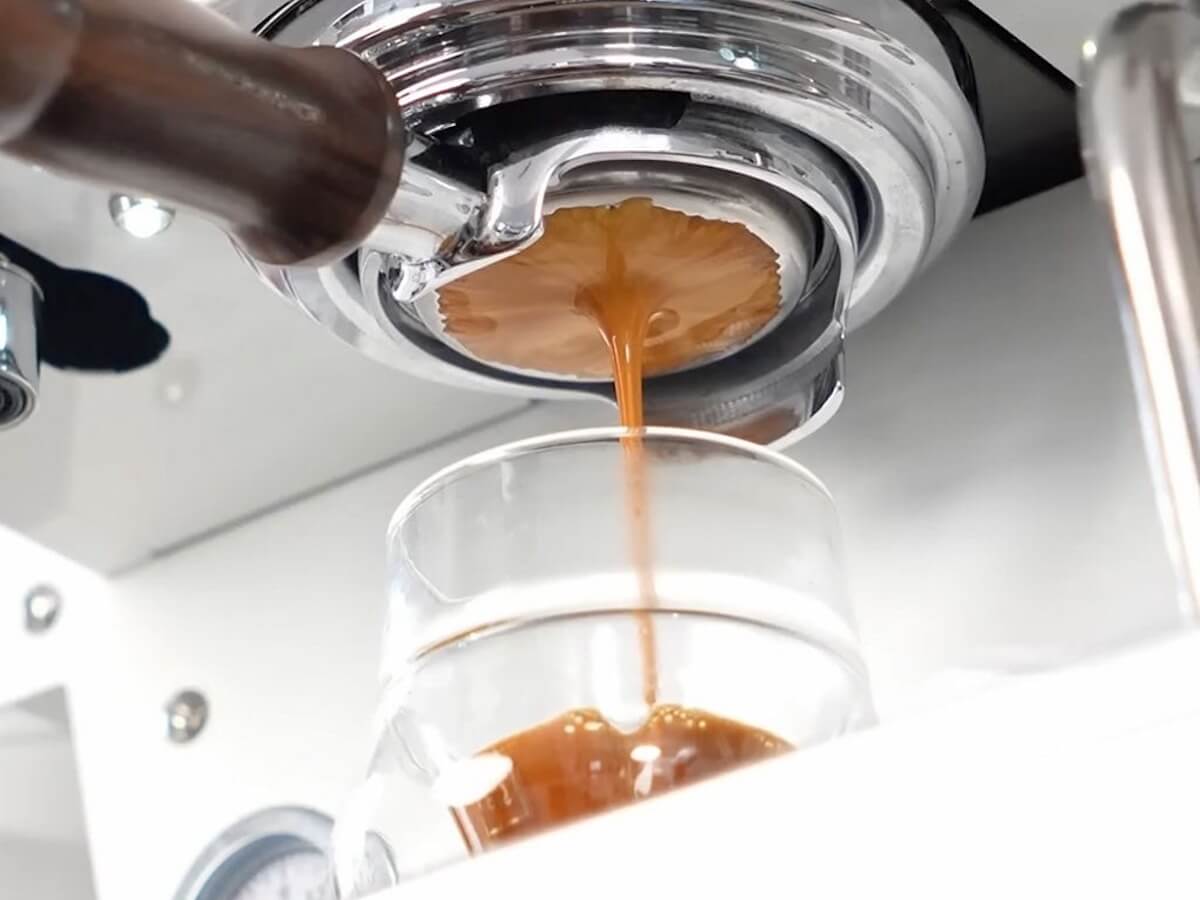Kruve | Verres à espresso Propel avec bec verseur - Daddy Got Coffee Edition - Ensemble de 2