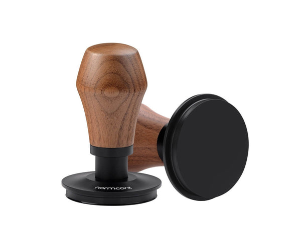 Tasseur à Expresso Normcore V4 - 58 Mm Avec Base Ondulée Revêtement Titane Et Poignée En Noyer | 3 Ressorts Interchangeables - 8