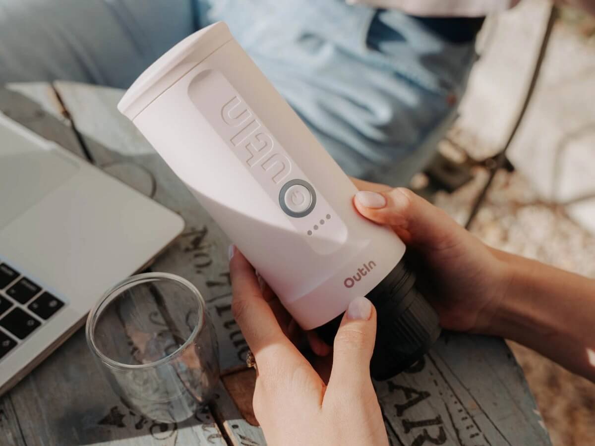 OutIn | Machine Espresso Nano Portable Electrique - Rose Quartz (Édition Limitée)