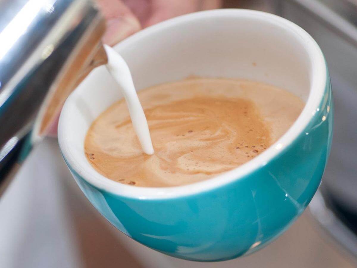 Loveramics | Tasse & soucoupe à cappuccino Egg de 200 ml