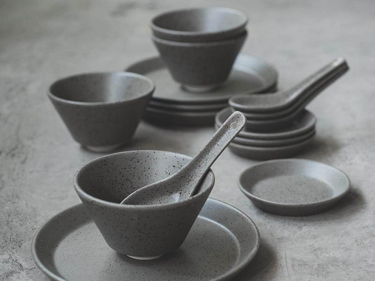 Loveramics | Assiette de service de 18 cm Stone