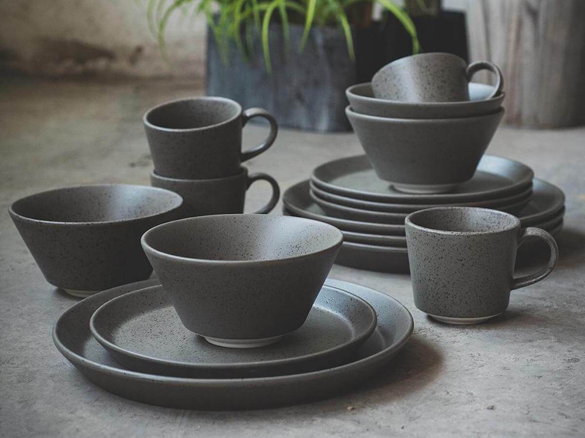 Loveramics | Ensemble de service Occidental 16 mcx Stone pour 4 personnes